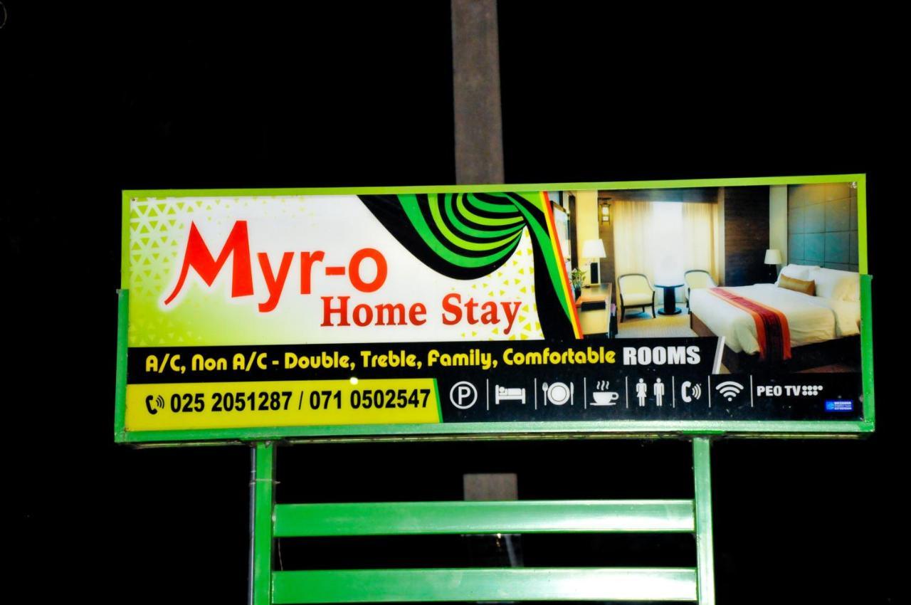 Myr-o Homestay Kombichankulama Eksteriør bilde